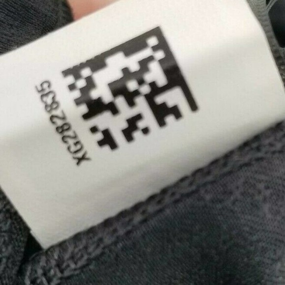 The North Face Flash-Dry Tank Top Built-in Bra - Picture 9 of 9